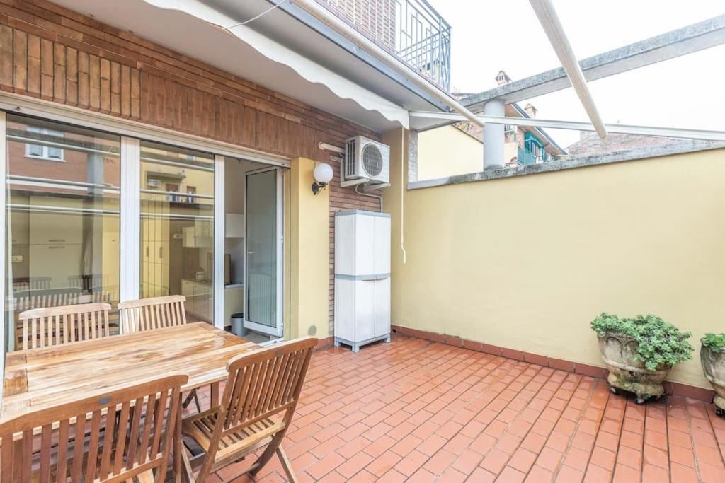 Tiarini 14 Appartement Bologna Buitenkant foto