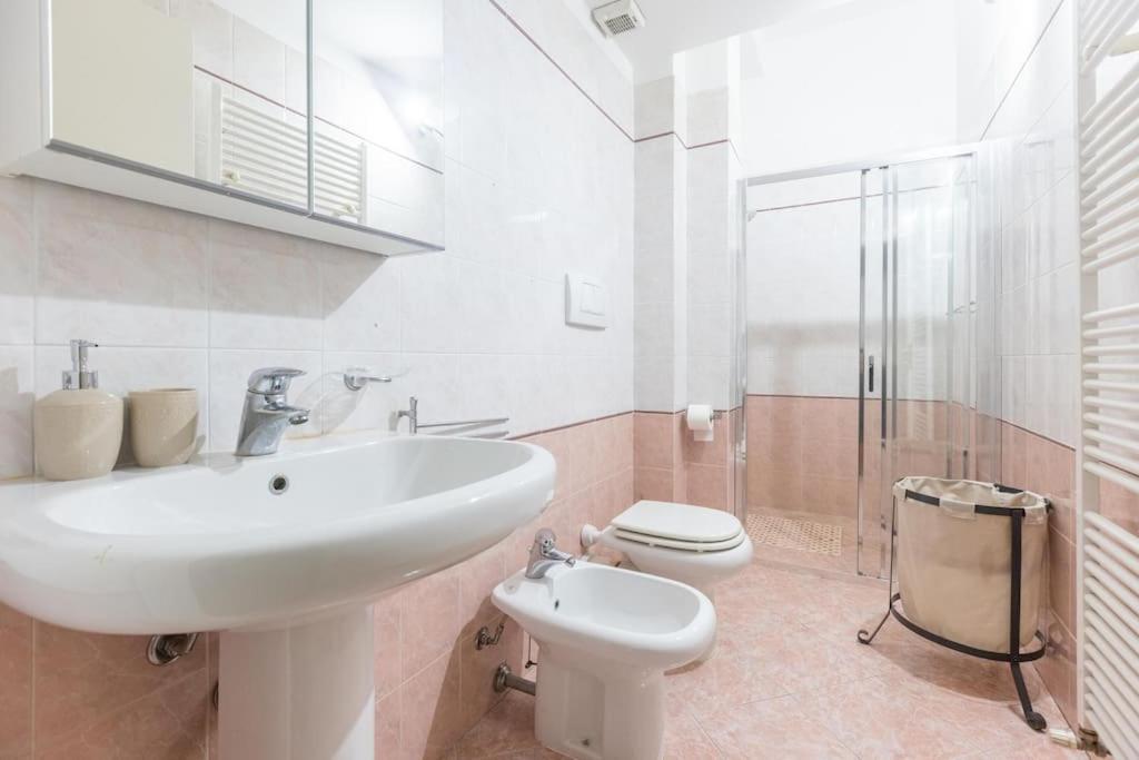 Tiarini 14 Appartement Bologna Buitenkant foto